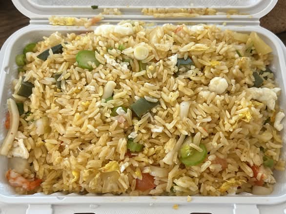 Tom Yum Kung Fried Rice with Seafood (冬蔭功海鮮炒飯)